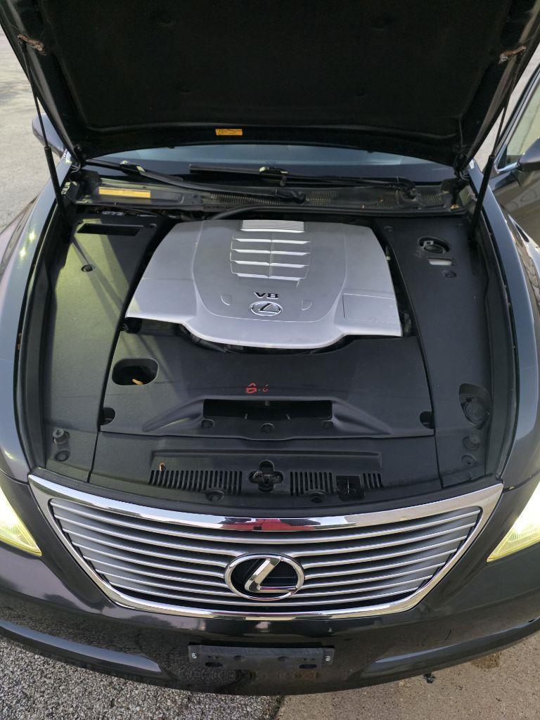 Lexus LS 460 L Luxury Sedan 2007
