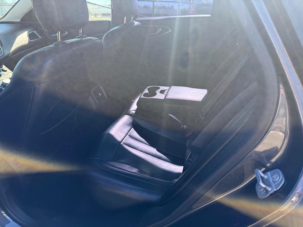Chrysler 200  2015