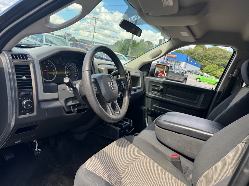 RAM 1500 ST Crew Cab 4WD 2012