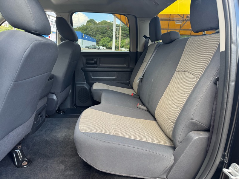 RAM 1500 ST Crew Cab 4WD 2012