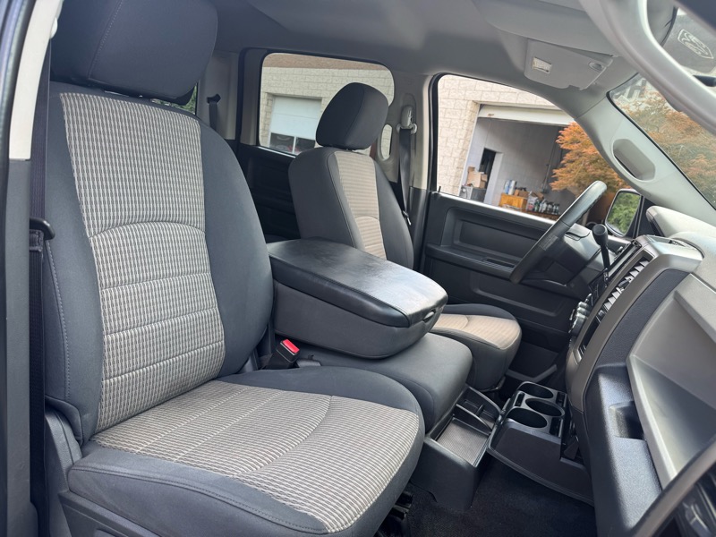 RAM 1500 ST Crew Cab 4WD 2012