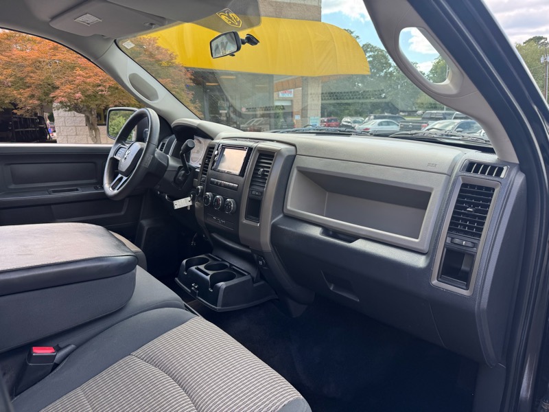 RAM 1500 ST Crew Cab 4WD 2012