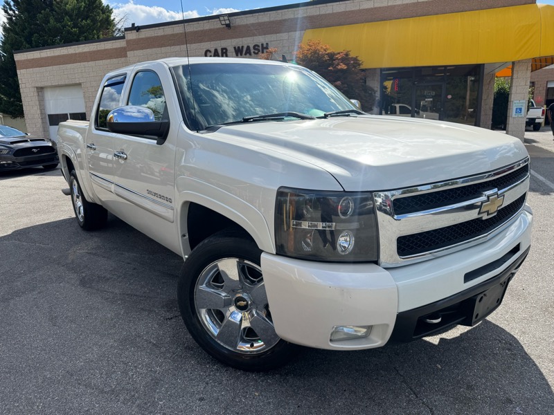Chevrolet Silverado 1500 LTZ Crew Cab 4WD 2011