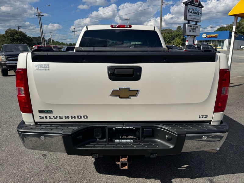 Chevrolet Silverado 1500 LTZ Crew Cab 4WD 2011