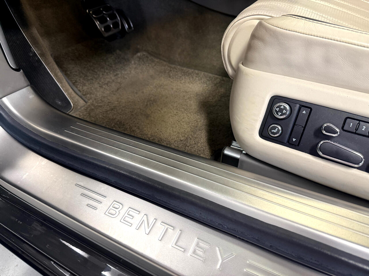 Bentley Continental Flying Spur V8 2015