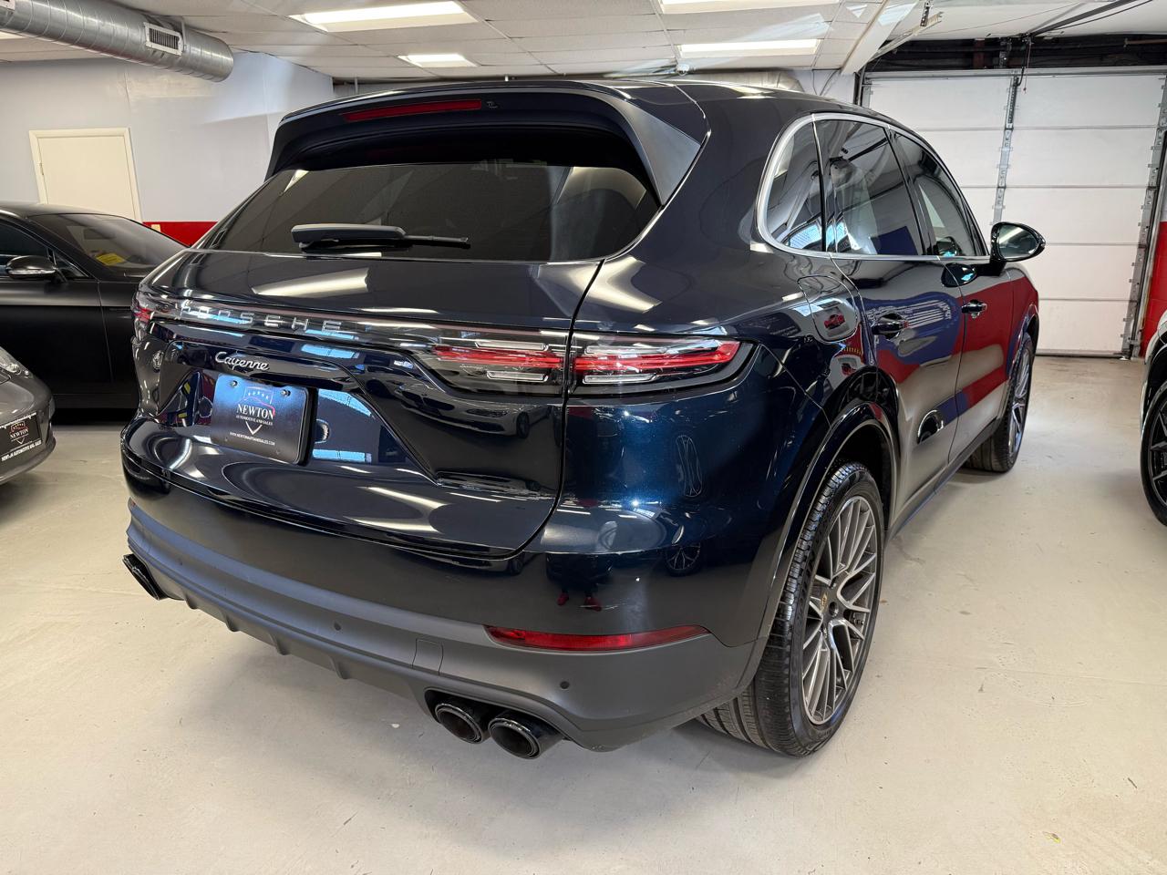 Porsche Cayenne Platinum Edition AWD 2022