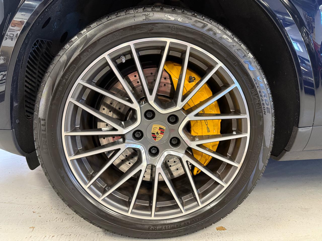 Porsche Cayenne Platinum Edition AWD 2022