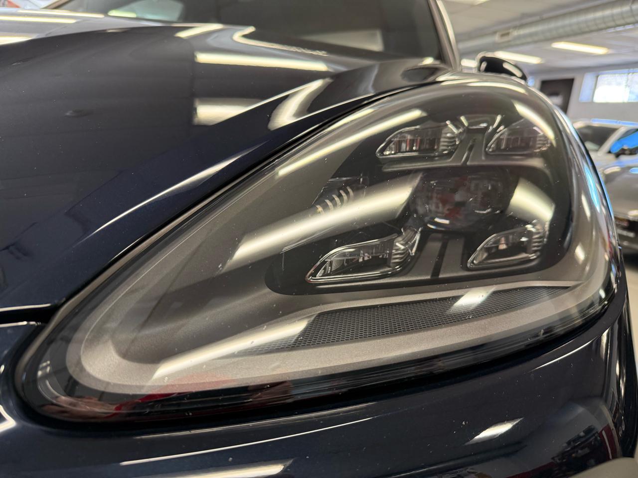 Porsche Cayenne Platinum Edition AWD 2022