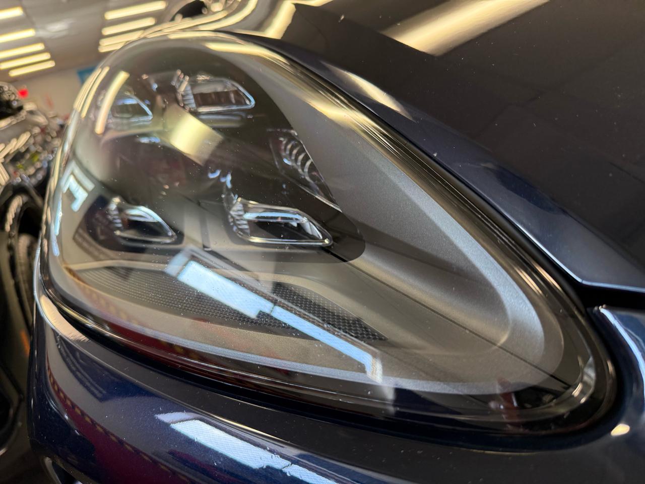 Porsche Cayenne Platinum Edition AWD 2022