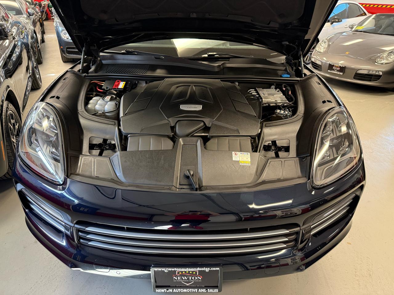 Porsche Cayenne Platinum Edition AWD 2022