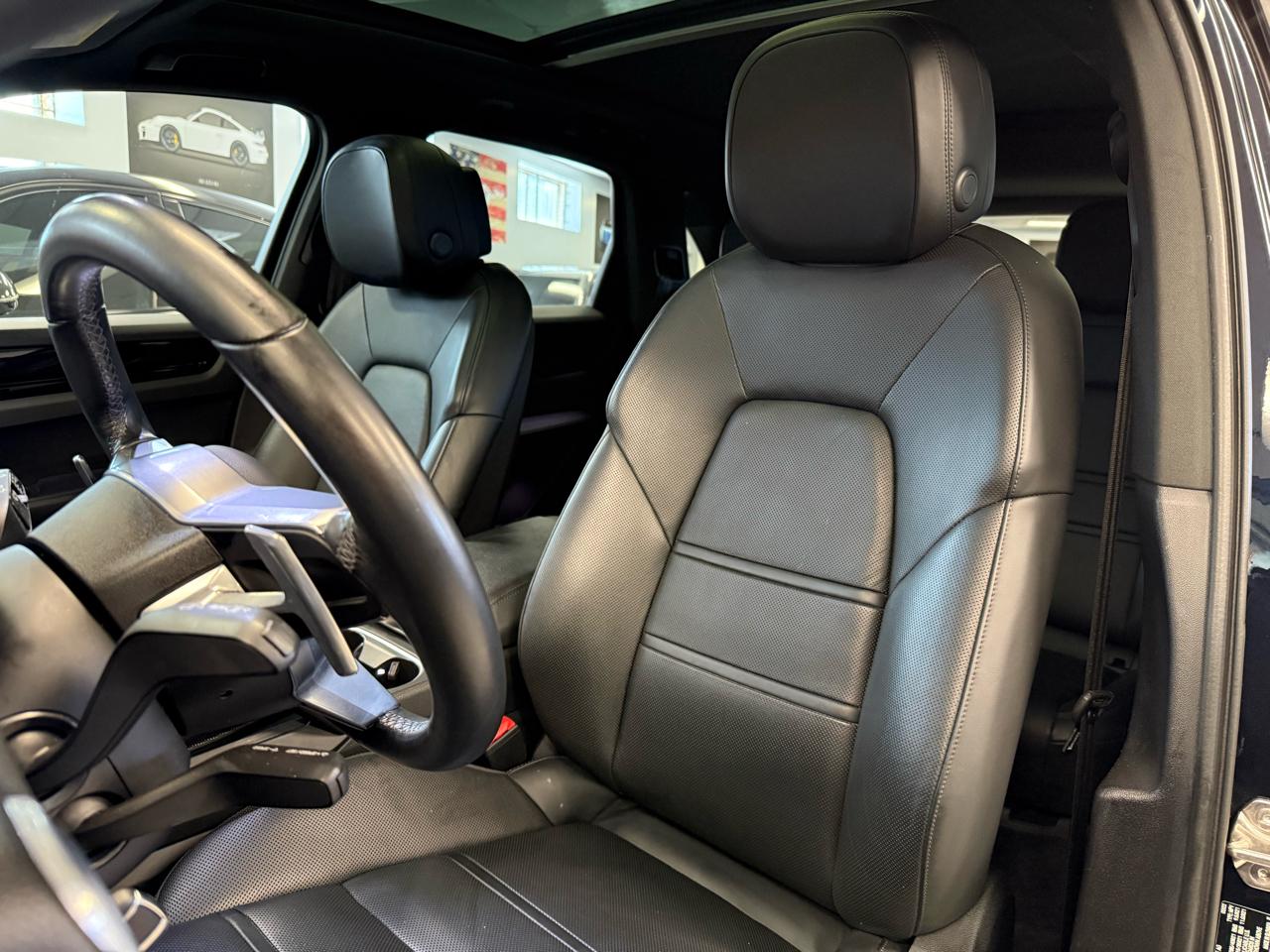 Porsche Cayenne Platinum Edition AWD 2022