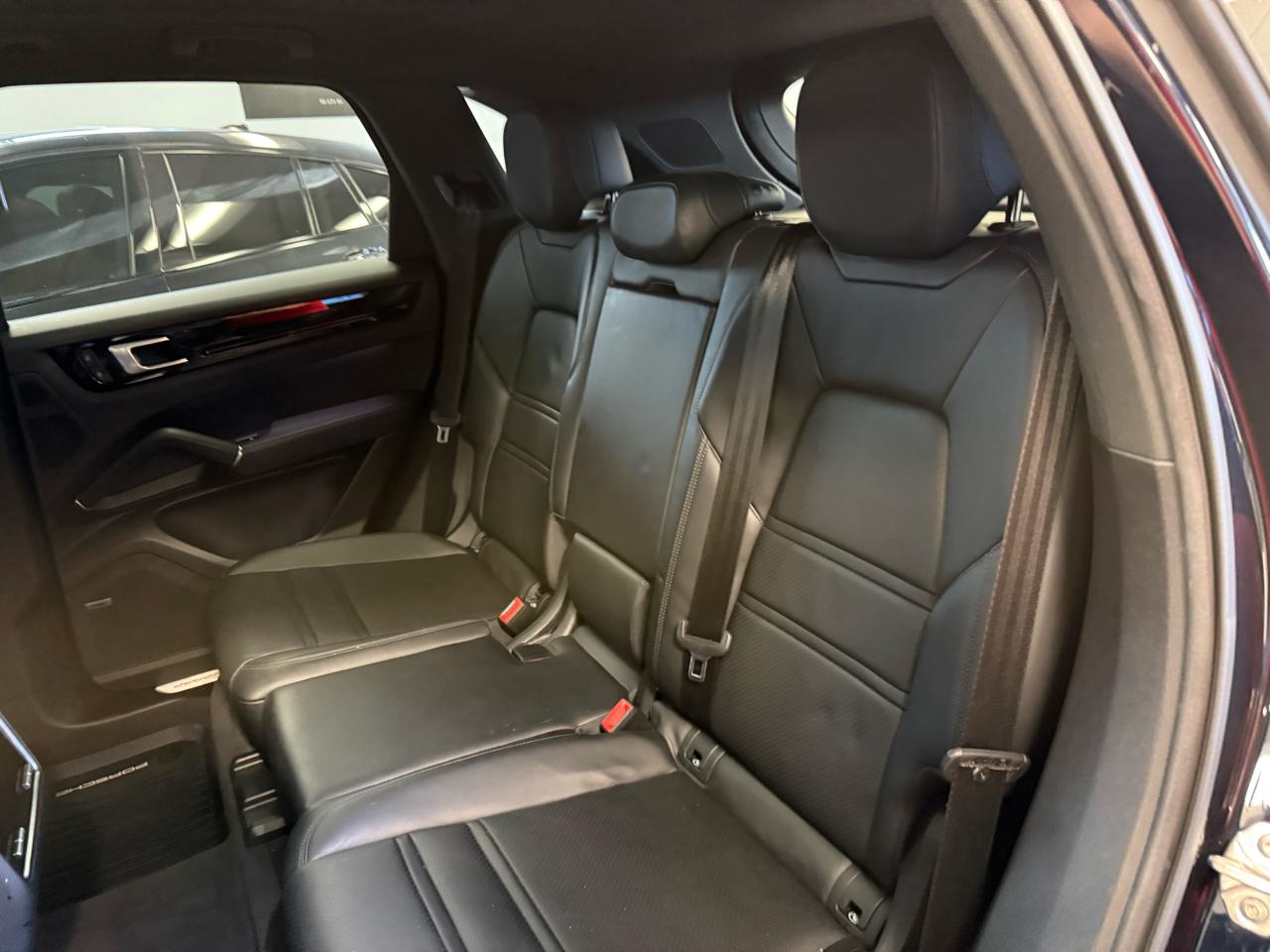 Porsche Cayenne Platinum Edition AWD 2022