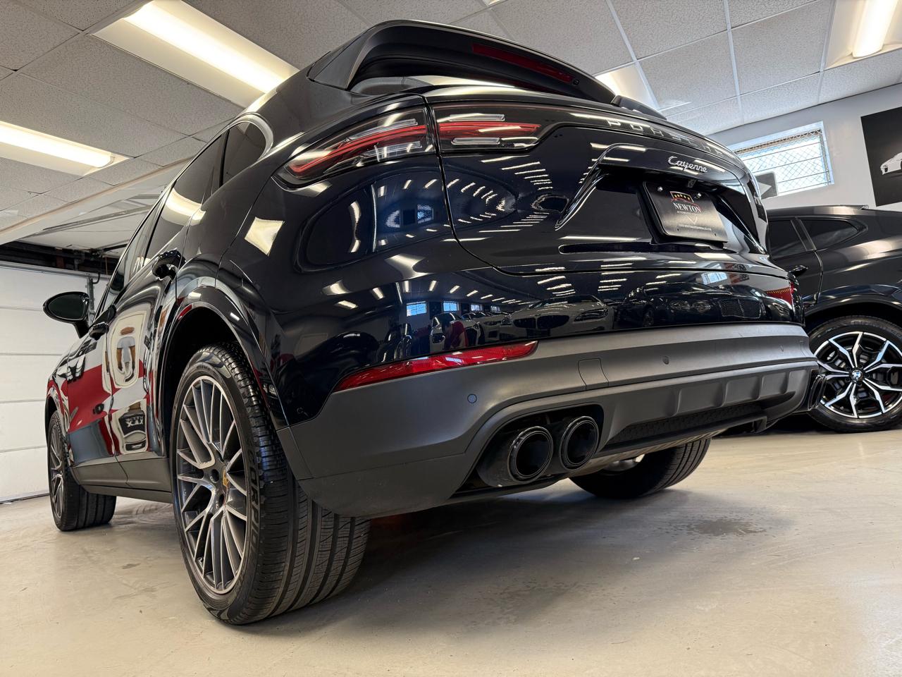 Porsche Cayenne Platinum Edition AWD 2022