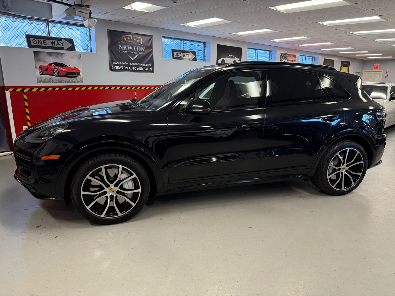 2021 Porsche Cayenne Turbo photo 4