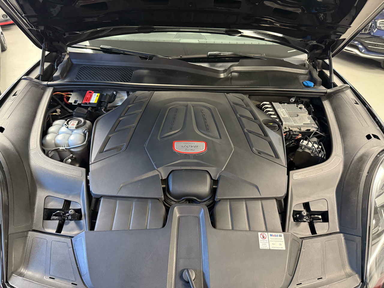 2021 Porsche Cayenne Turbo photo 21