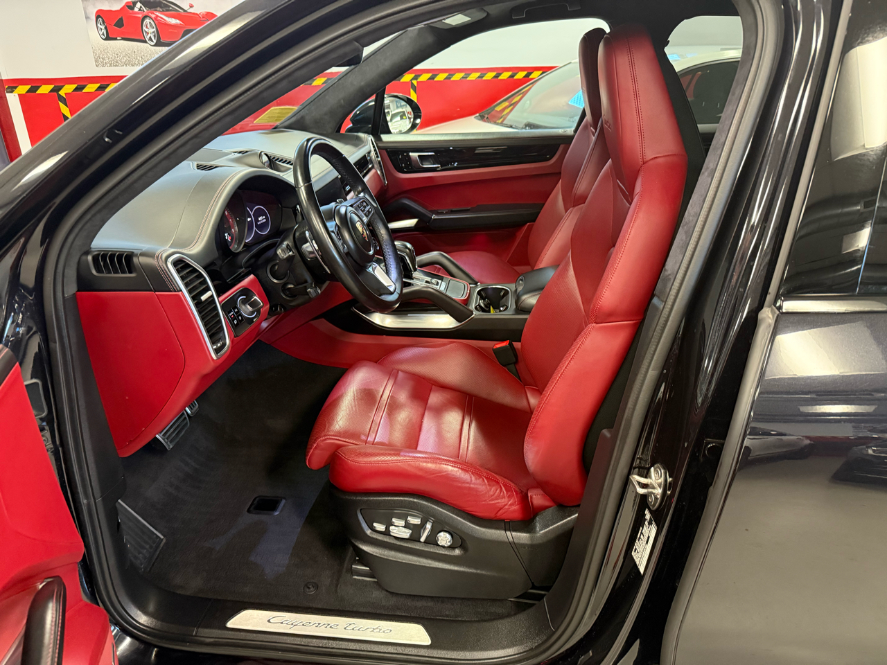 2021 Porsche Cayenne Turbo photo 22