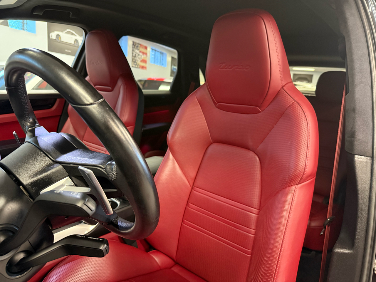 2021 Porsche Cayenne Turbo photo 24