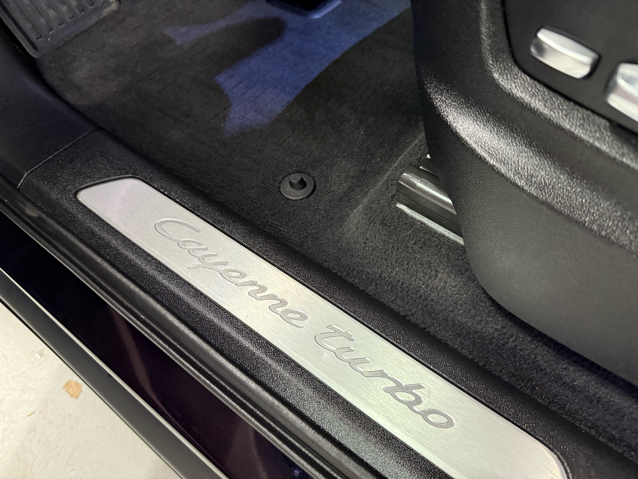 2021 Porsche Cayenne Turbo photo 25