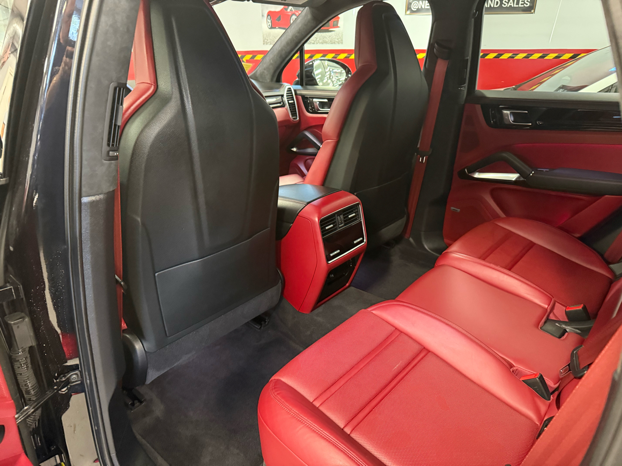 2021 Porsche Cayenne Turbo photo 28