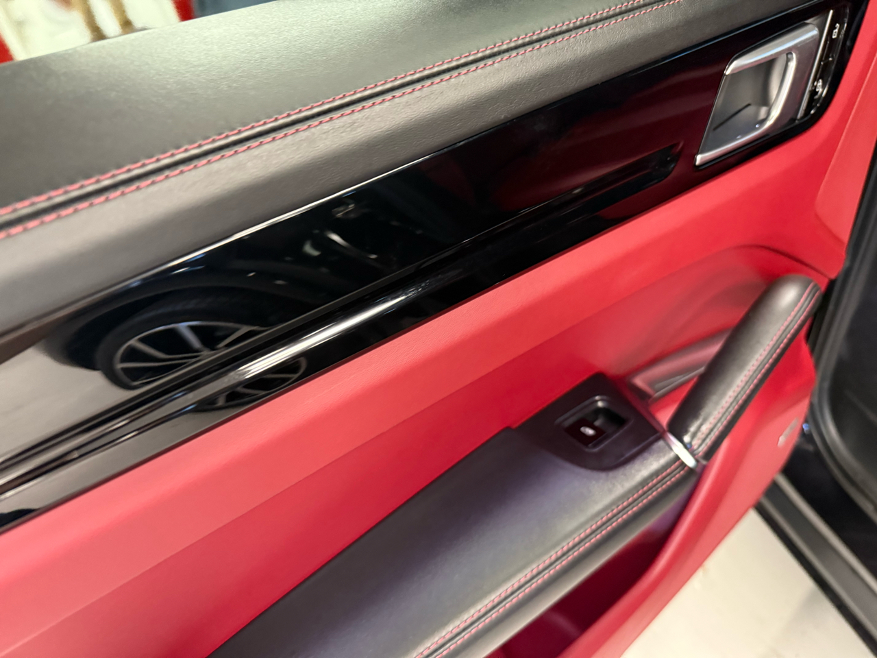 2021 Porsche Cayenne Turbo photo 31