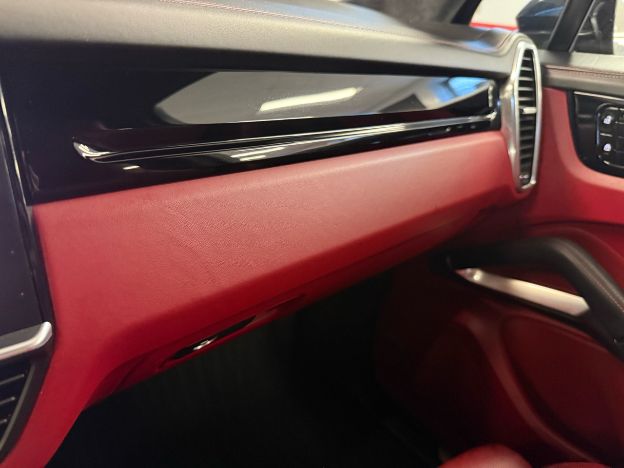 2021 Porsche Cayenne Turbo photo 42