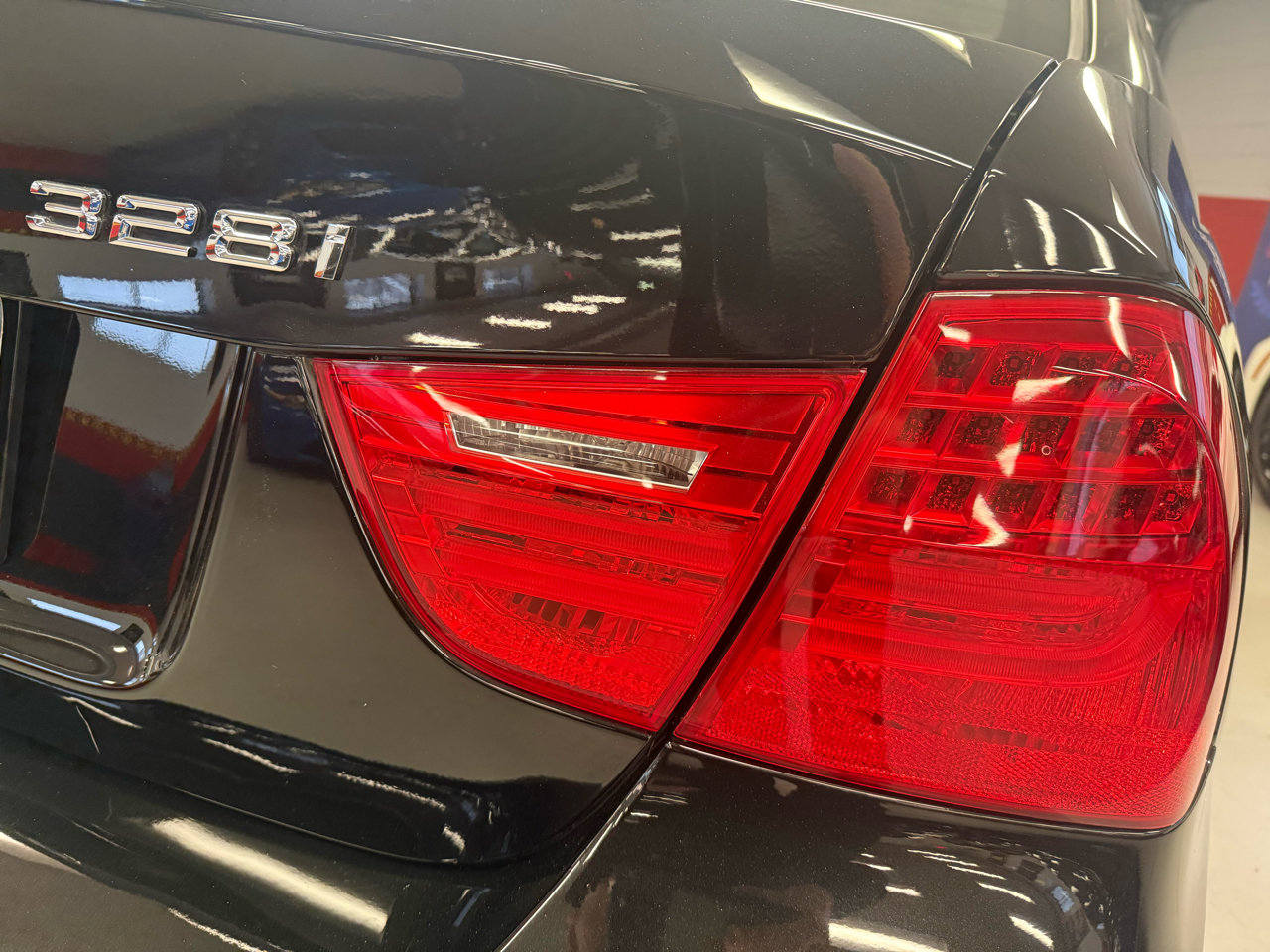 BMW 3-Series 328i xDrive 2010