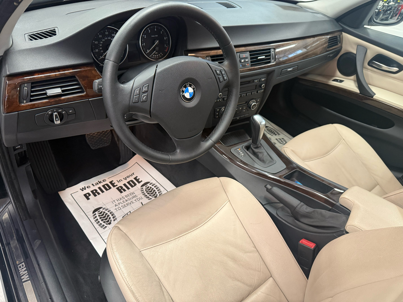 BMW 3-Series 328i xDrive 2010