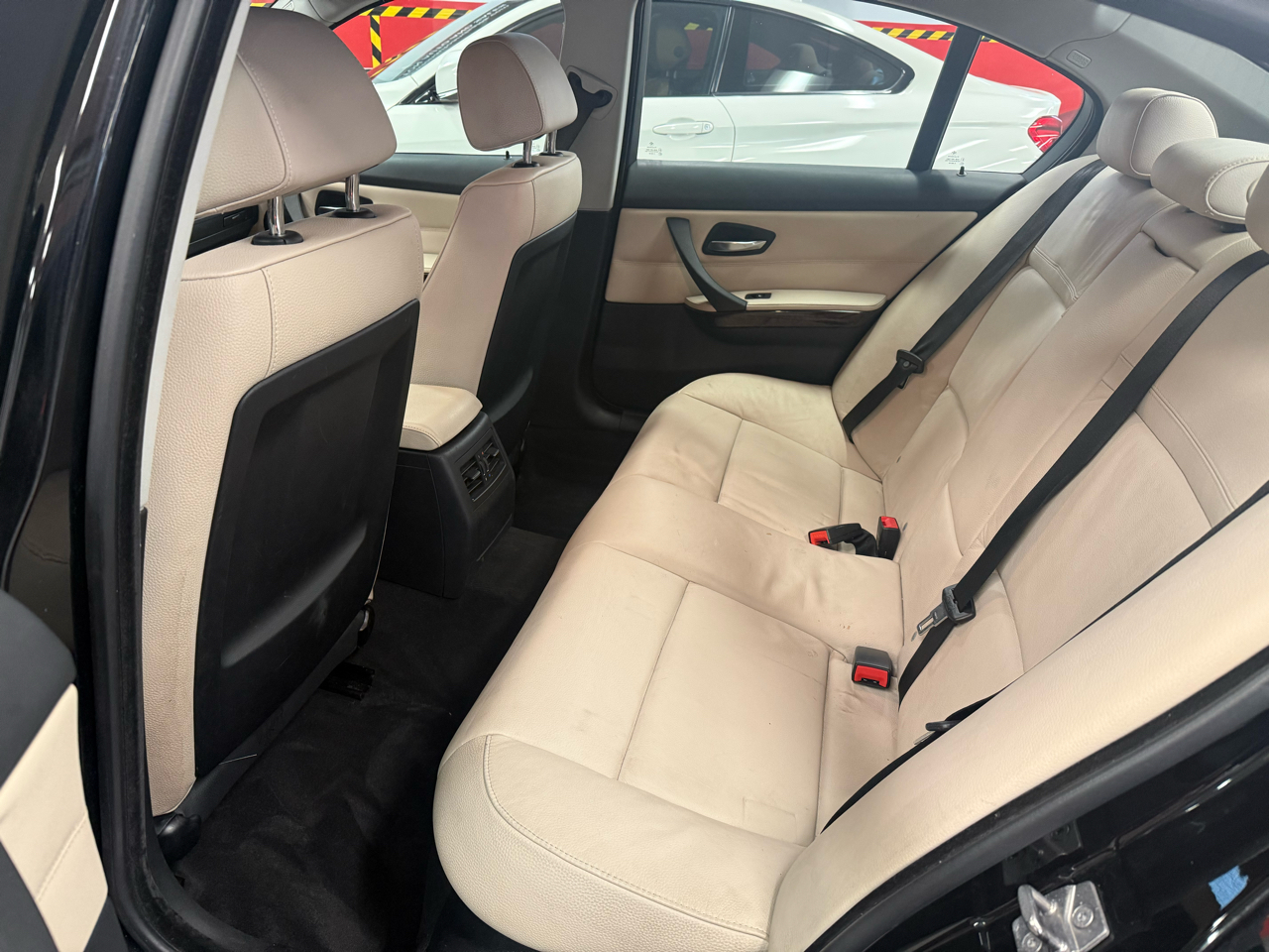 BMW 3-Series 328i xDrive 2010