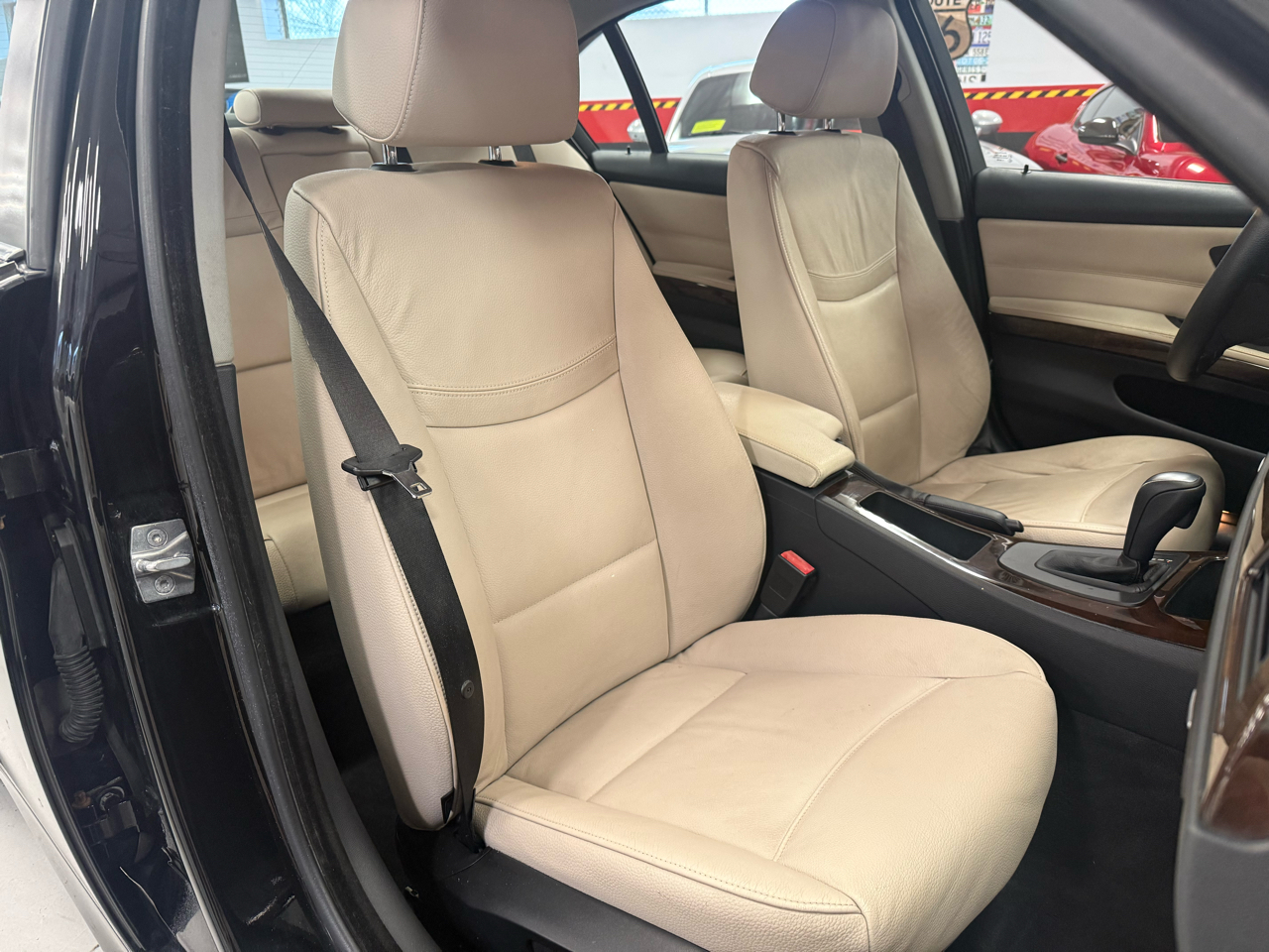 BMW 3-Series 328i xDrive 2010