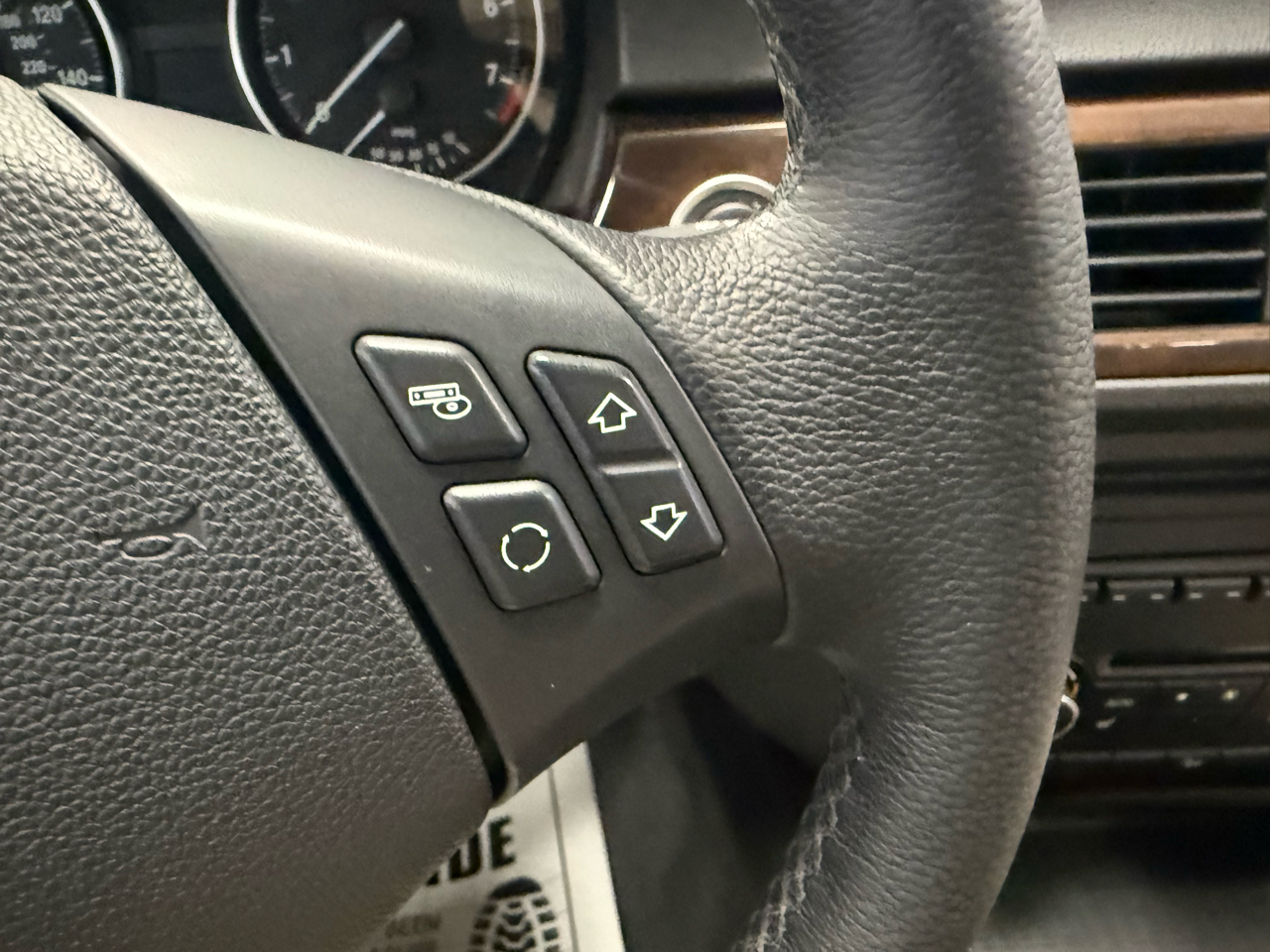 BMW 3-Series 328i xDrive 2010