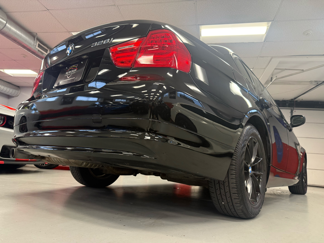 BMW 3-Series 328i xDrive 2010