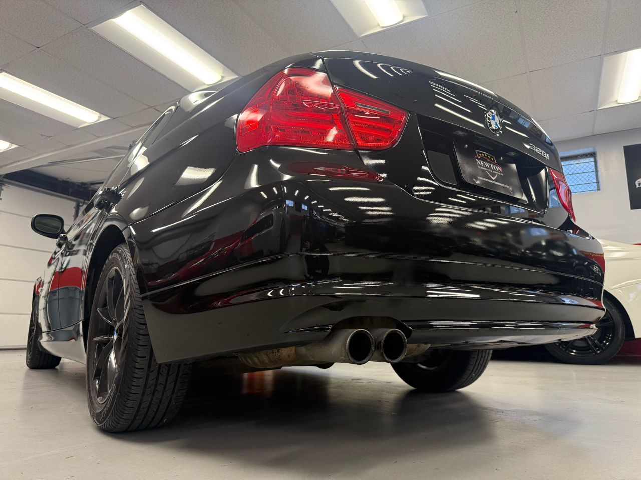 BMW 3-Series 328i xDrive 2010