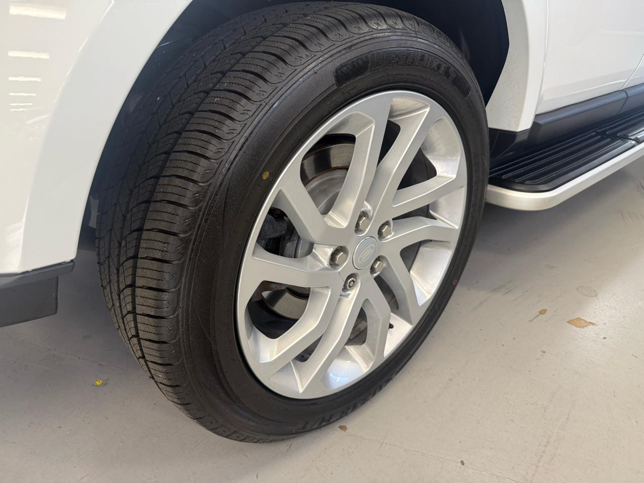 Land Rover LR4 4WD 4dr HSE Silver Edition 2016