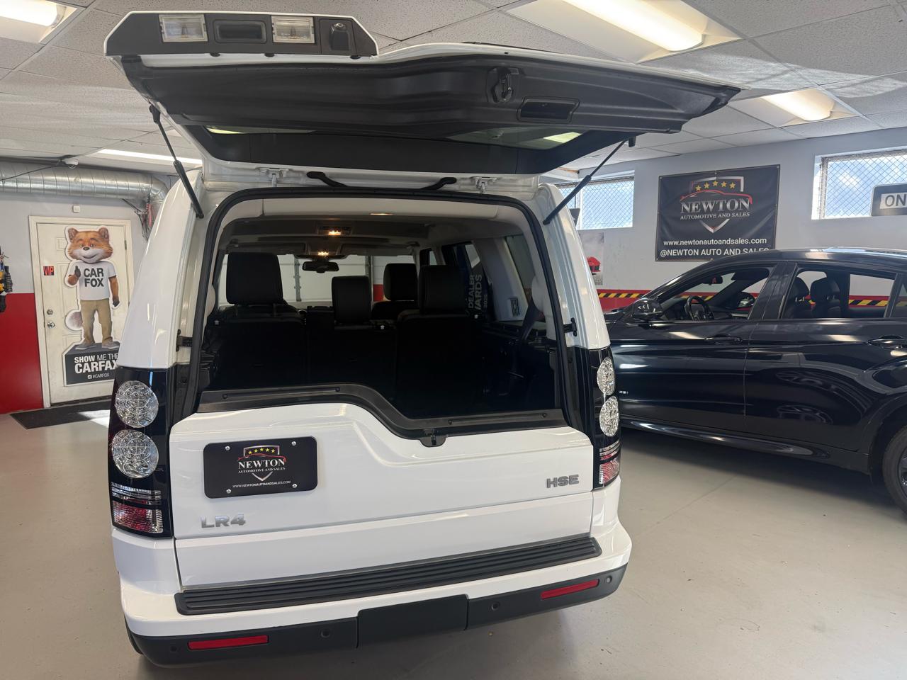 Land Rover LR4 4WD 4dr HSE Silver Edition 2016