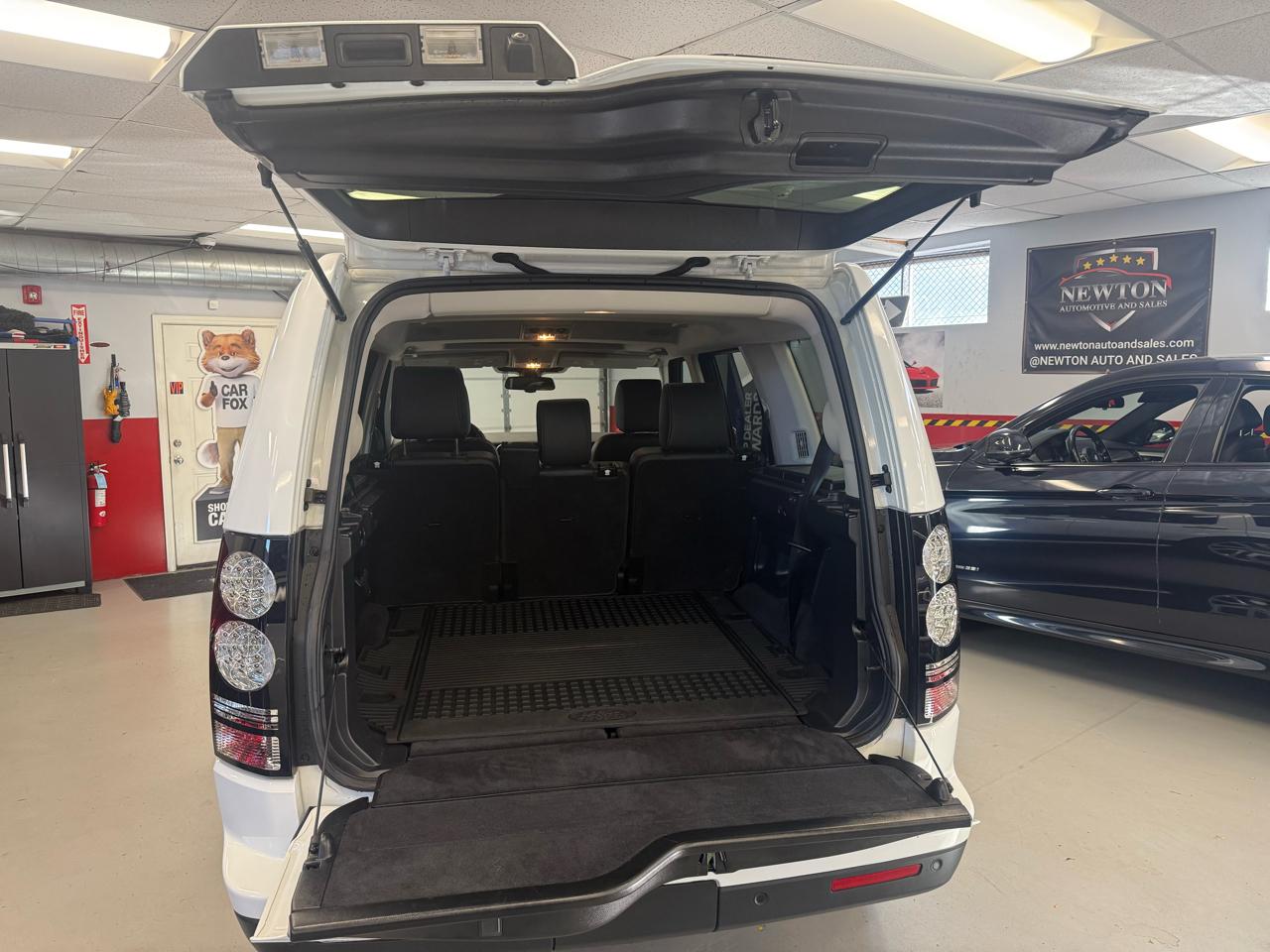 Land Rover LR4 4WD 4dr HSE Silver Edition 2016