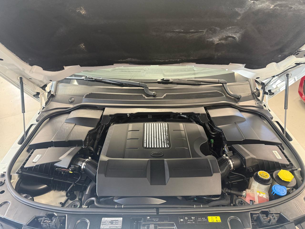 Land Rover LR4 4WD 4dr HSE Silver Edition 2016