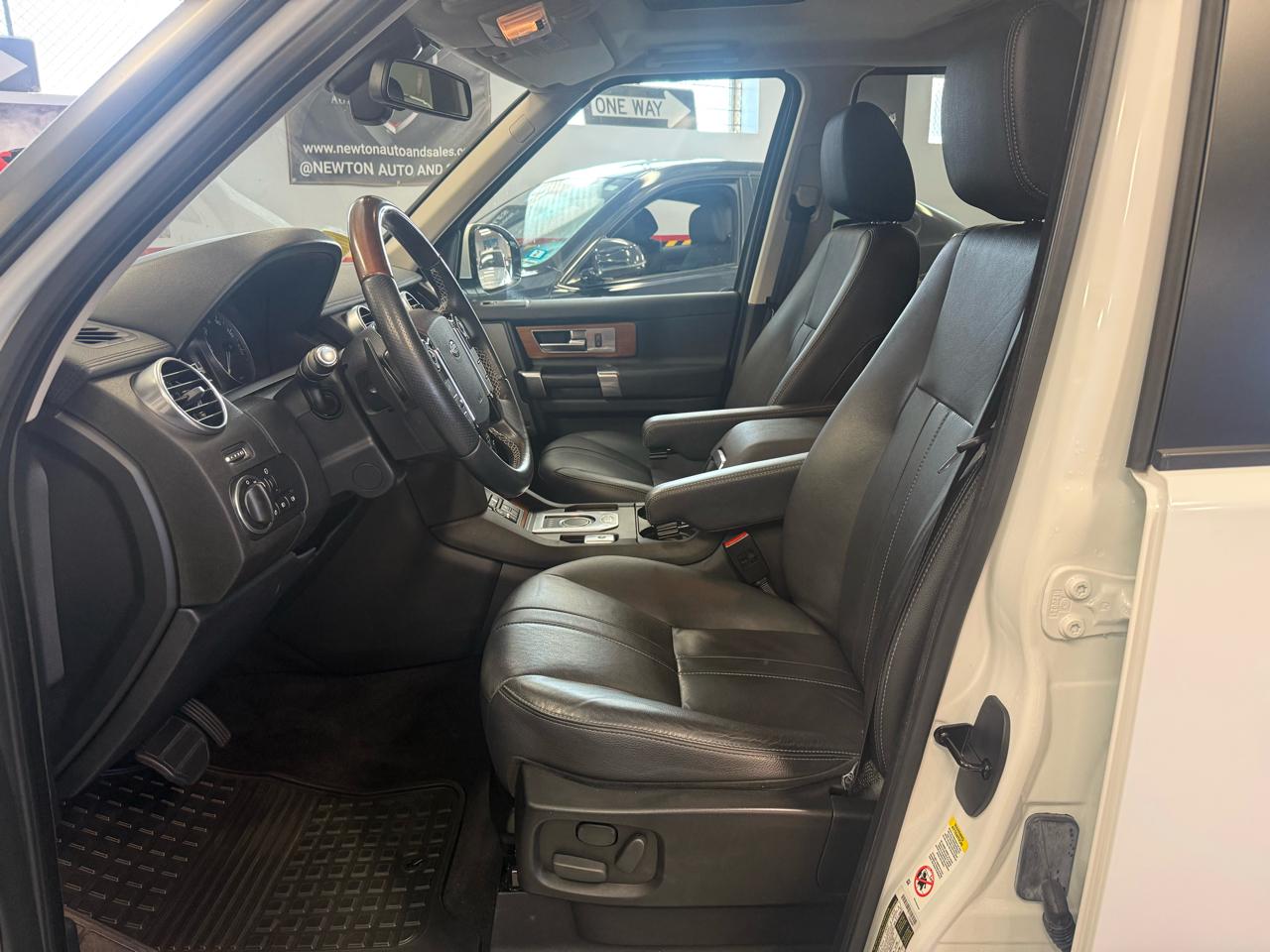 Land Rover LR4 4WD 4dr HSE Silver Edition 2016
