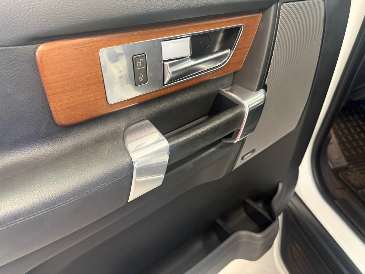Land Rover LR4 4WD 4dr HSE Silver Edition 2016