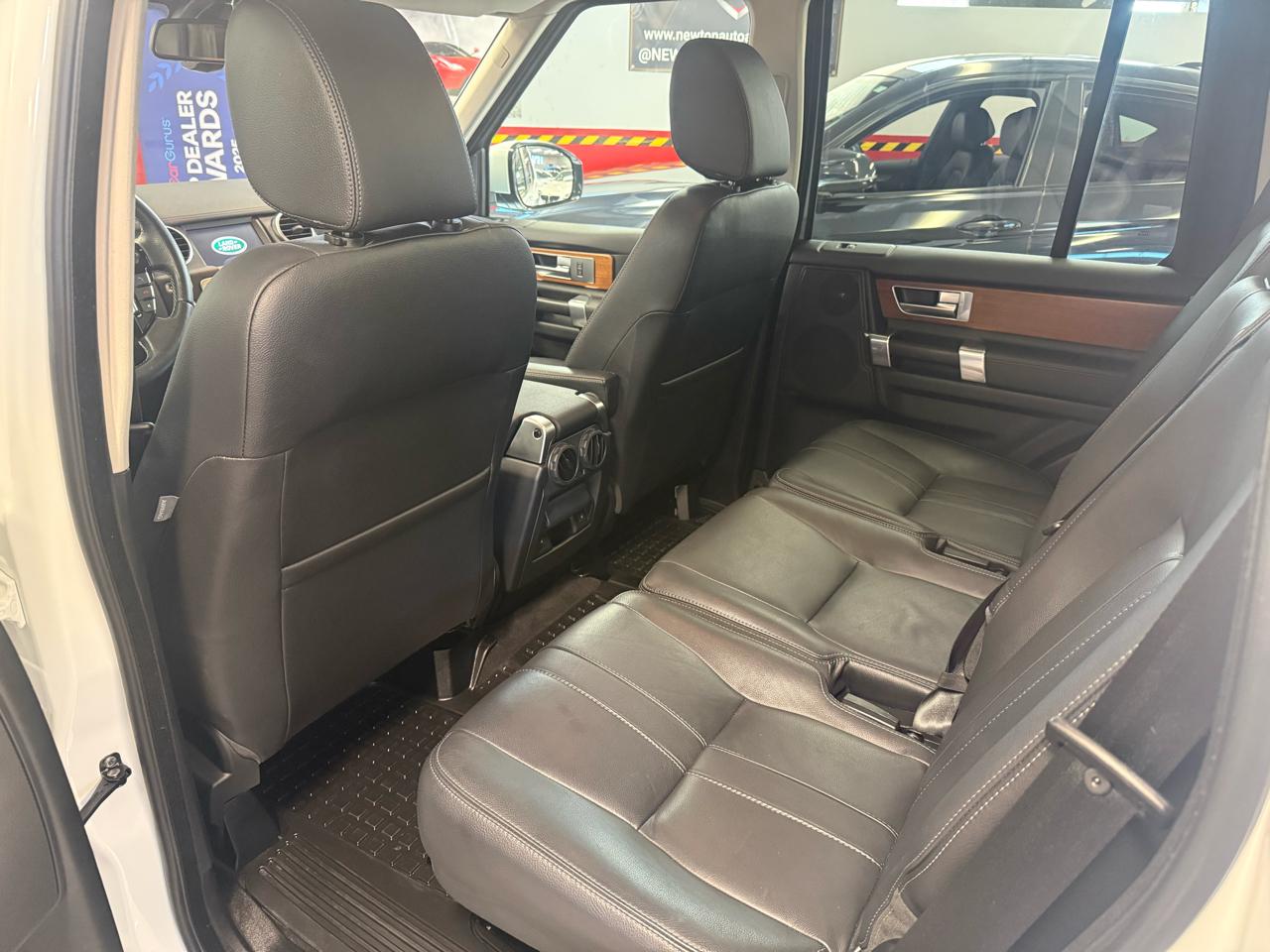 Land Rover LR4 4WD 4dr HSE Silver Edition 2016