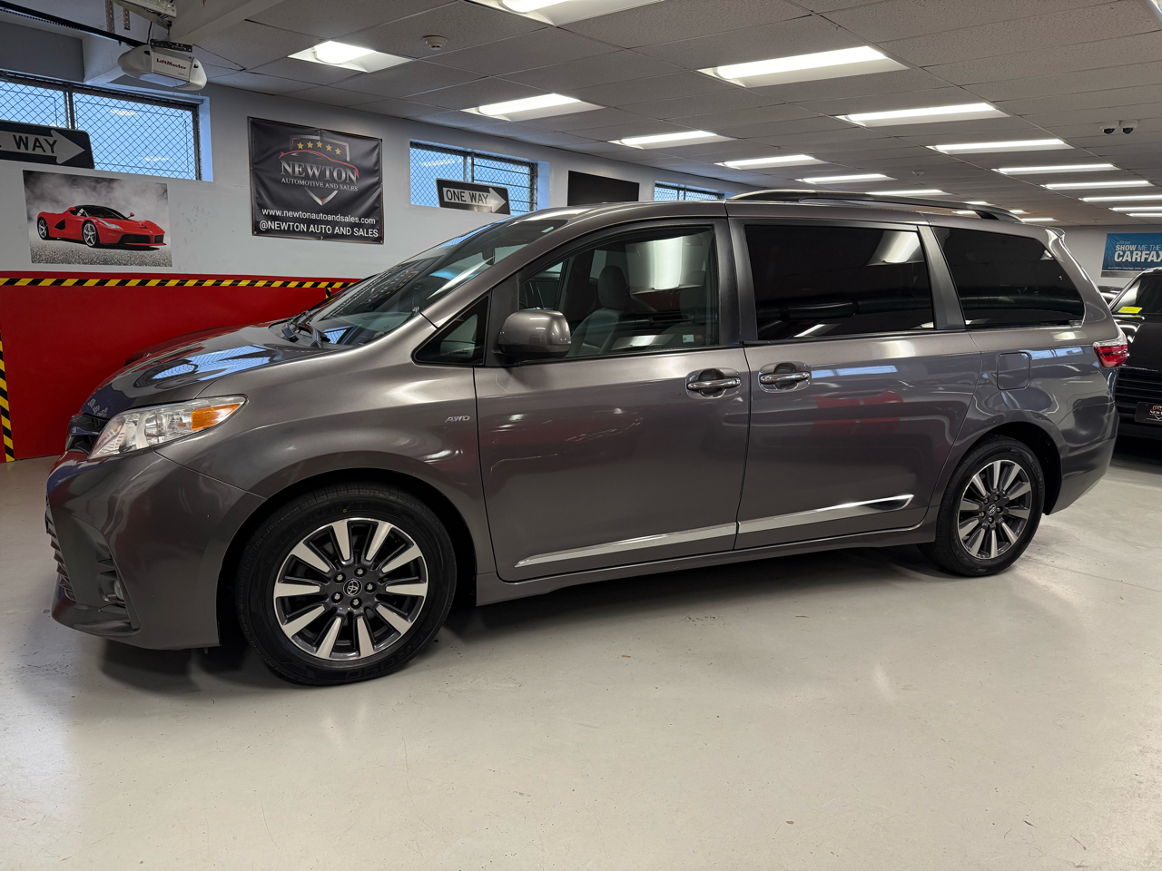 Toyota Sienna XLE 7-Passenger AWD 2018