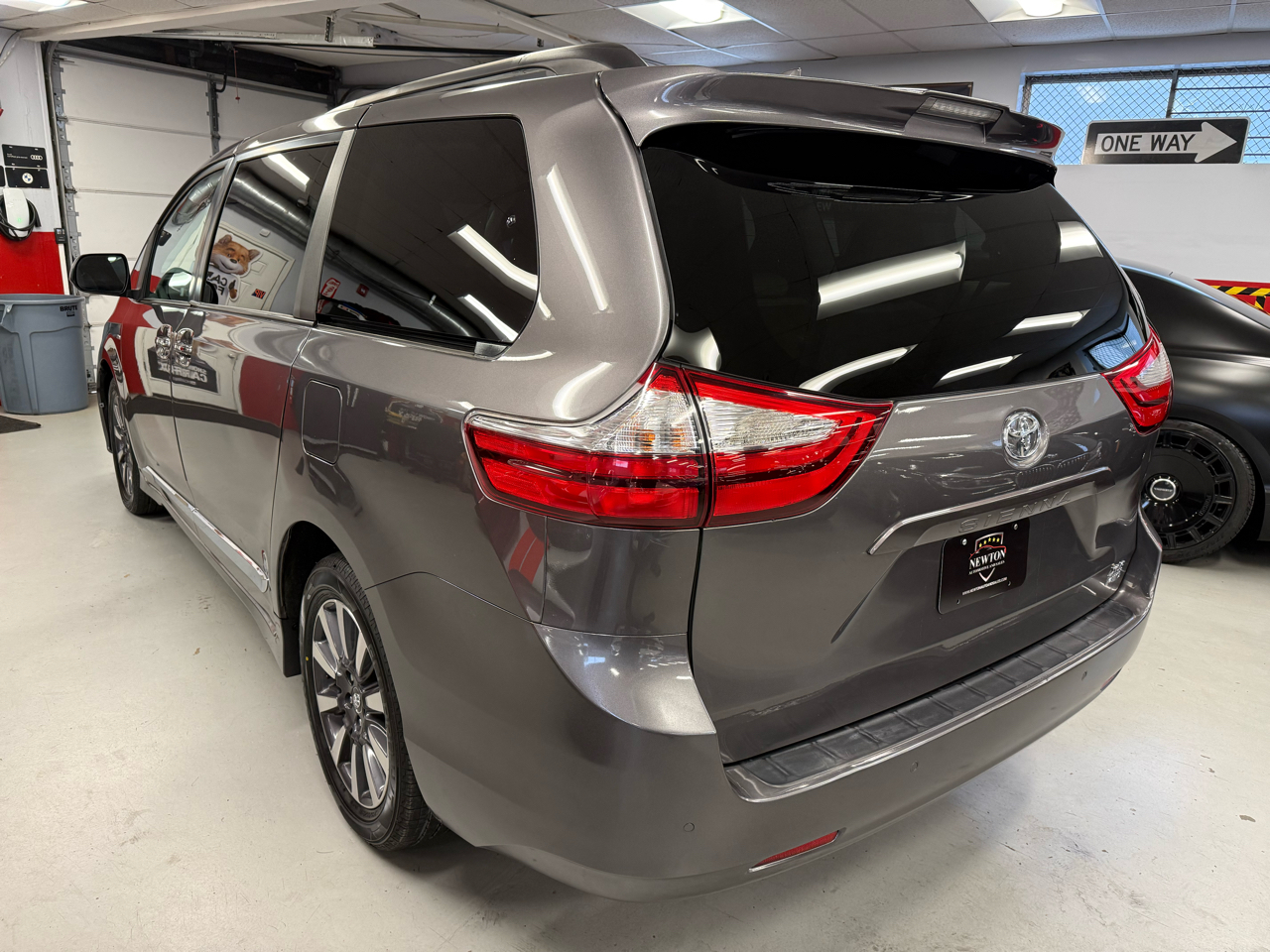 Toyota Sienna XLE 7-Passenger AWD 2018