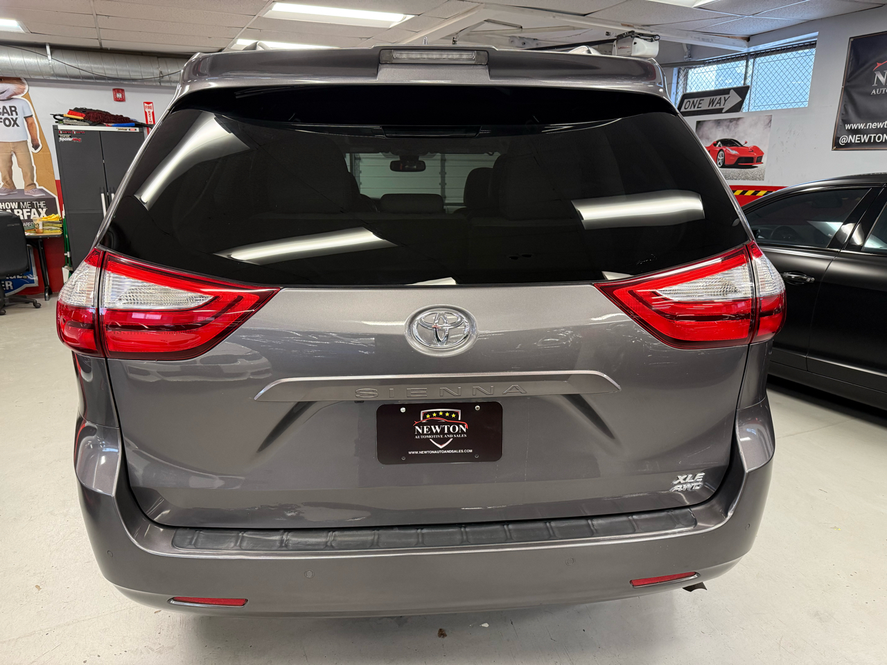 Toyota Sienna XLE 7-Passenger AWD 2018
