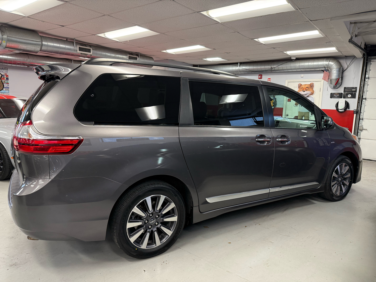 Toyota Sienna XLE 7-Passenger AWD 2018
