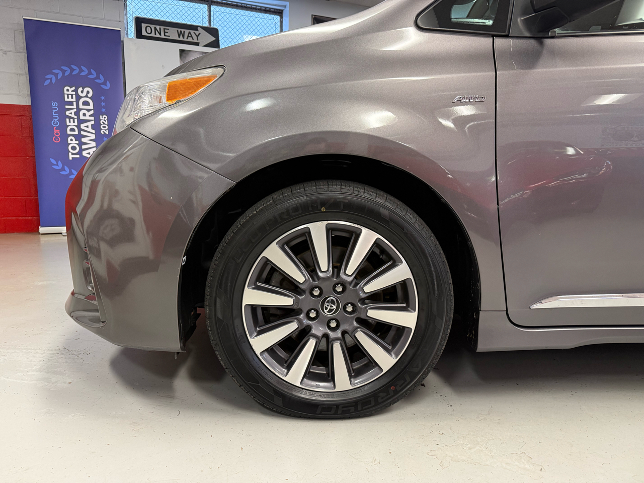 Toyota Sienna XLE 7-Passenger AWD 2018