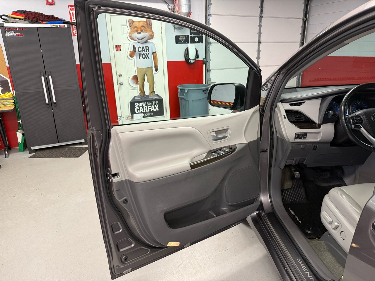 Toyota Sienna XLE 7-Passenger AWD 2018