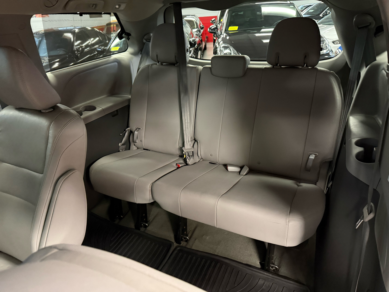 Toyota Sienna XLE 7-Passenger AWD 2018