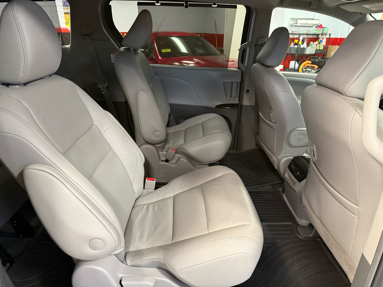 Toyota Sienna XLE 7-Passenger AWD 2018