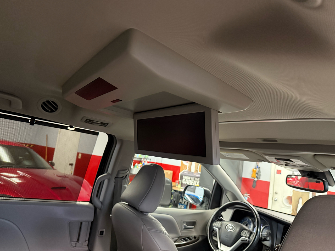 Toyota Sienna XLE 7-Passenger AWD 2018