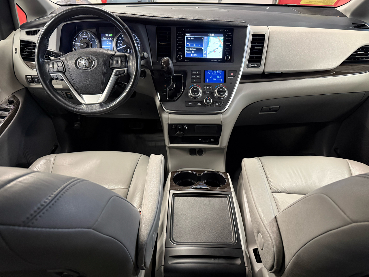 Toyota Sienna XLE 7-Passenger AWD 2018