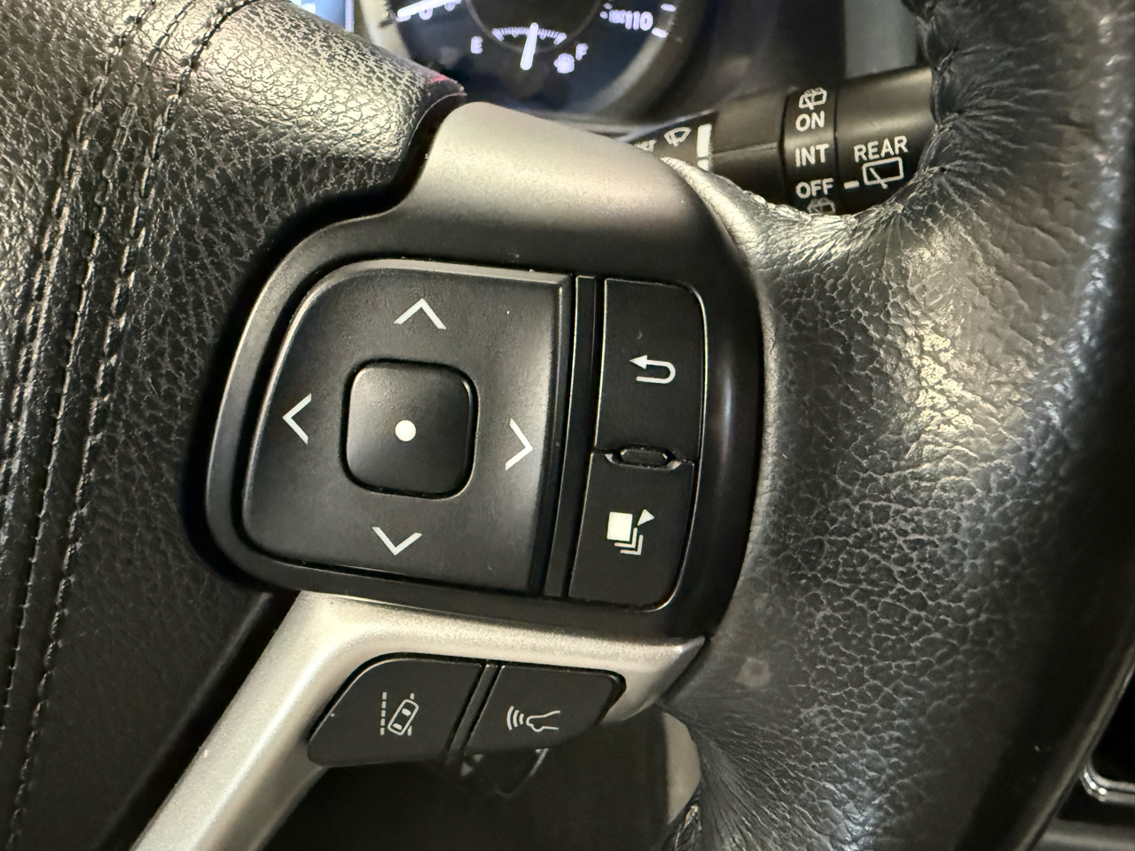 Toyota Sienna XLE 7-Passenger AWD 2018